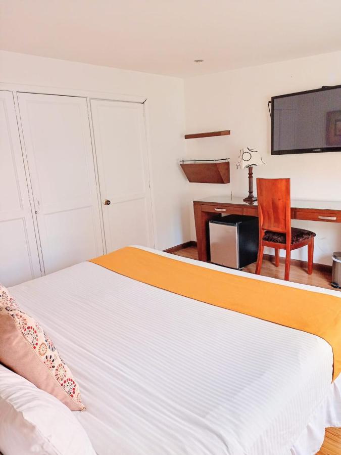 Hotel Marbella Chico Богота Экстерьер фото