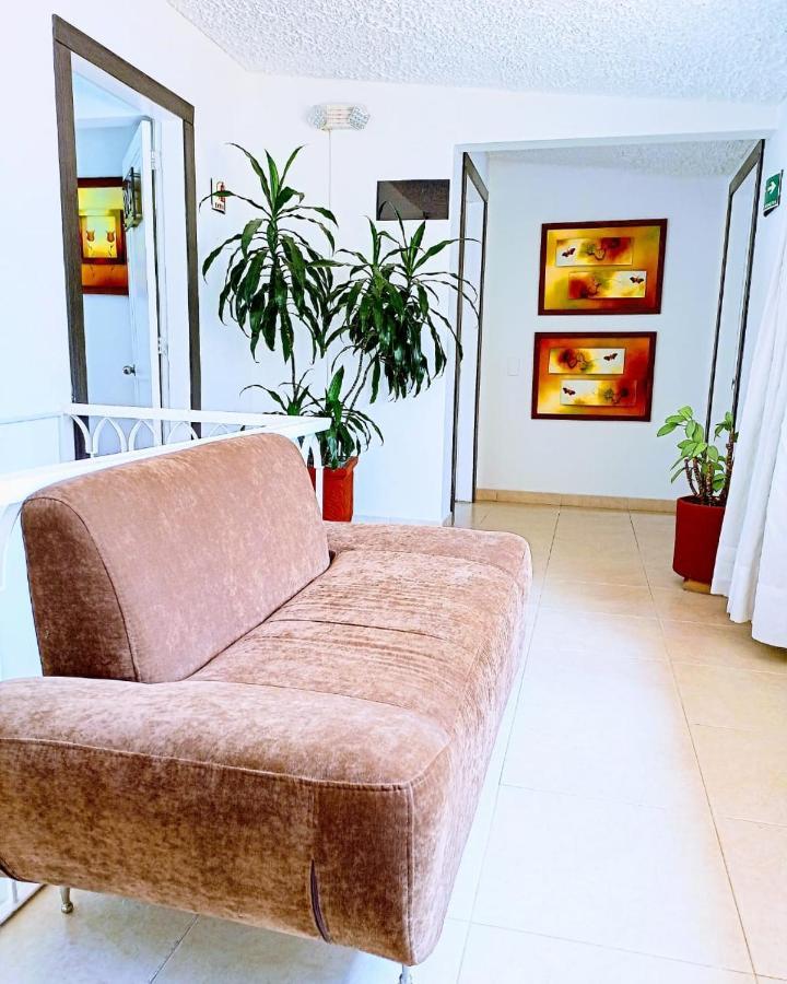 Hotel Marbella Chico Богота Экстерьер фото