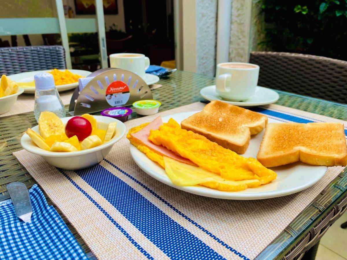 Hotel Marbella Chico Богота Экстерьер фото