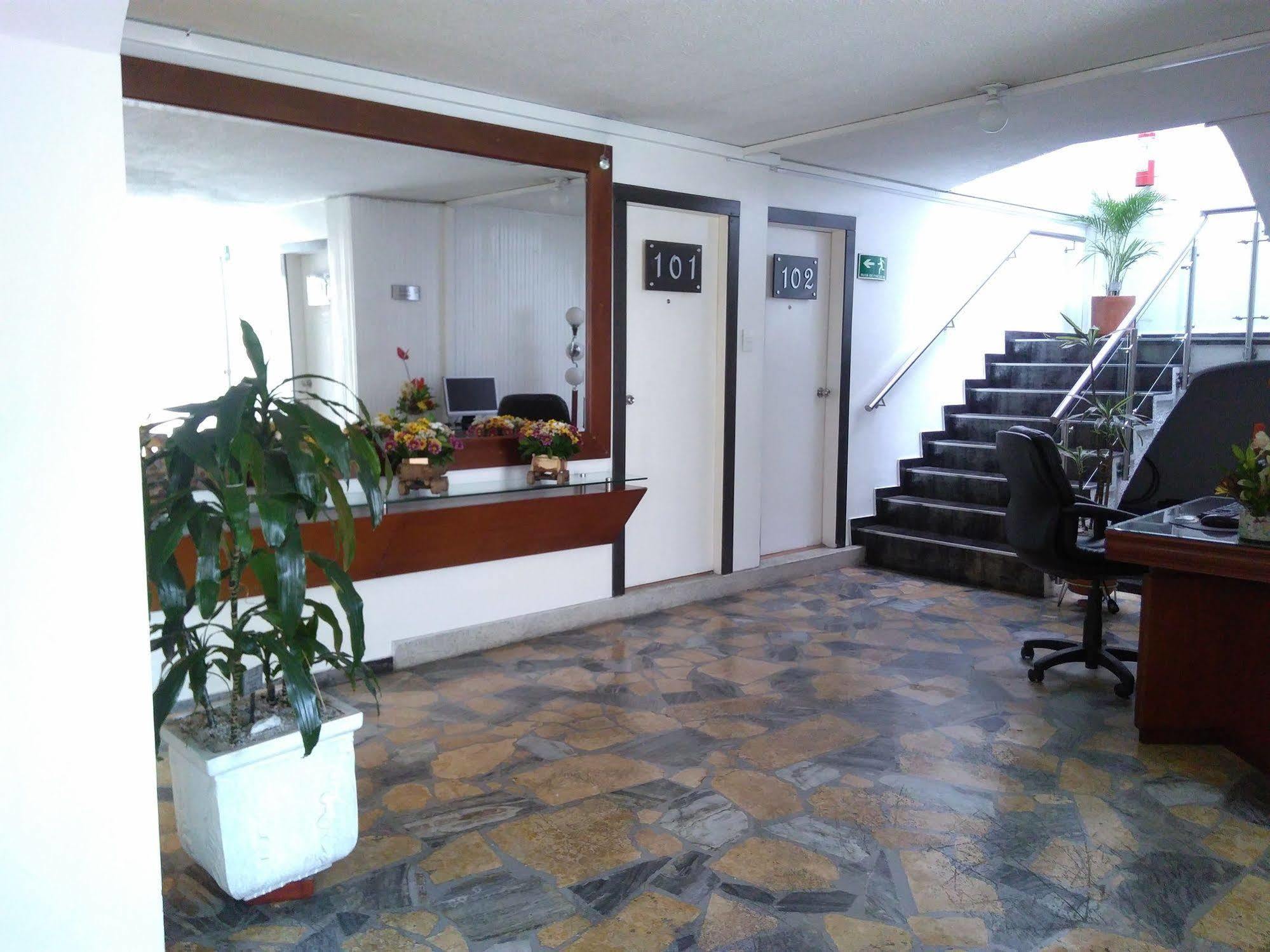 Hotel Marbella Chico Богота Экстерьер фото